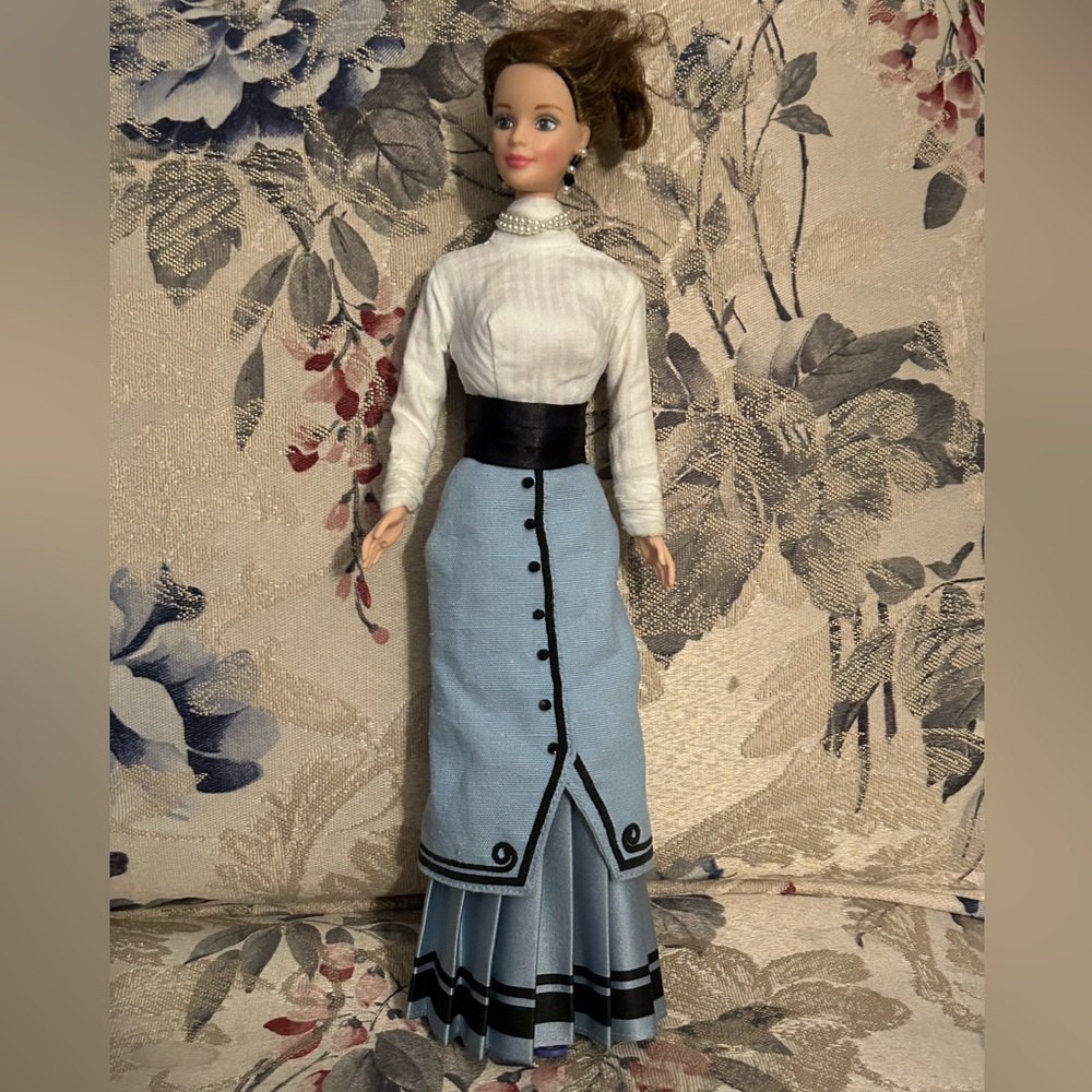 Barbie Promenade in the Park 1997 Collector’s Edition- 1910 Fashion